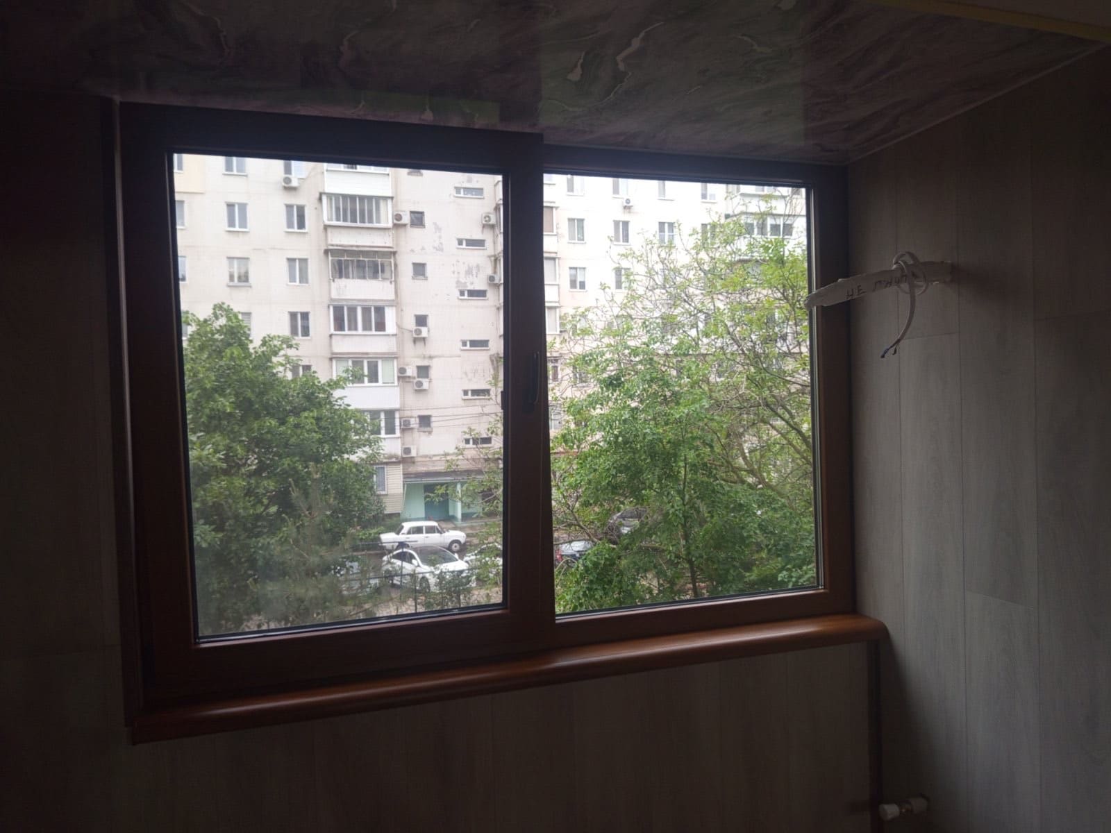 Засклений балкон у Чорноморську